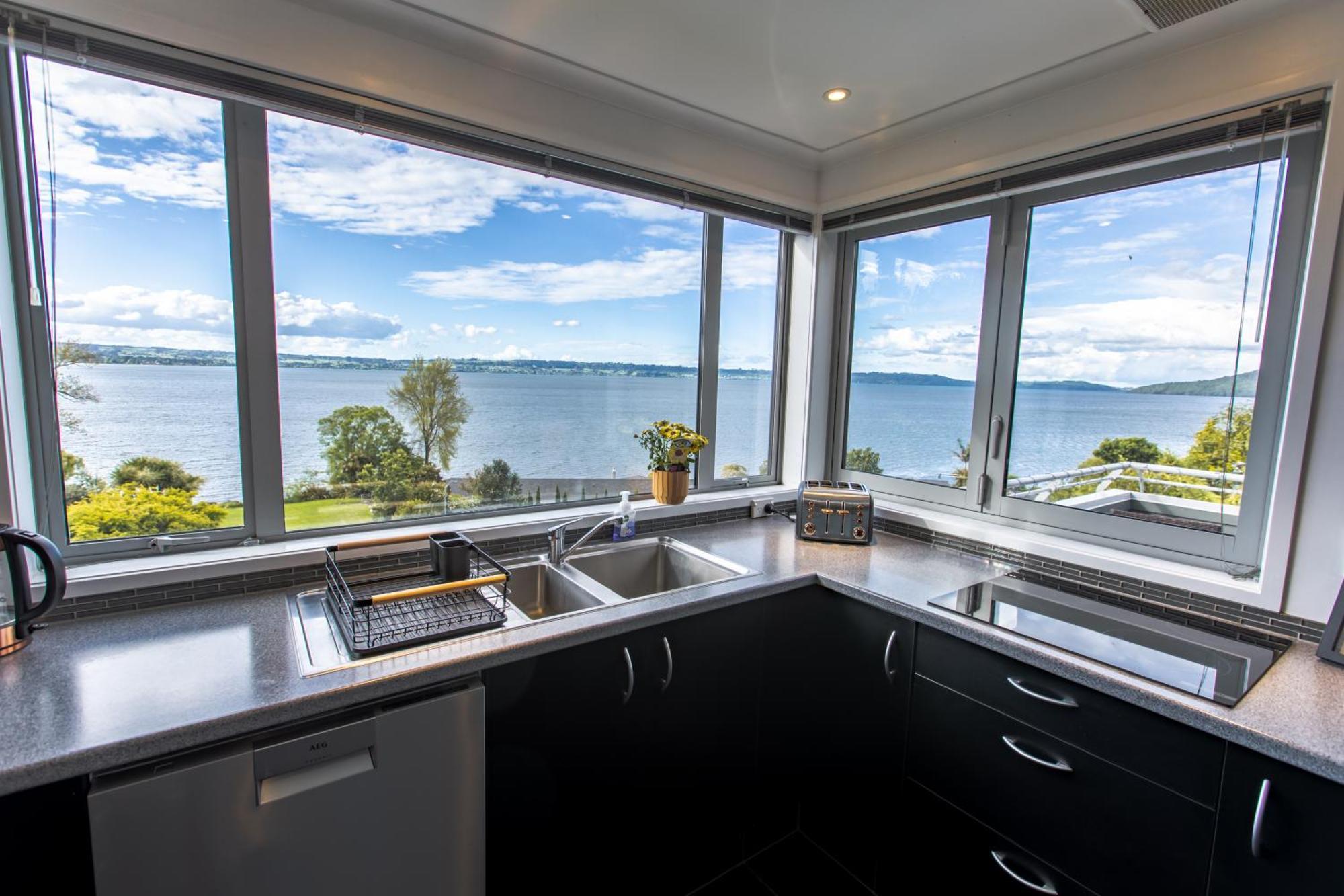 Rotorua Serenity Lakeview Retreat Экстерьер фото